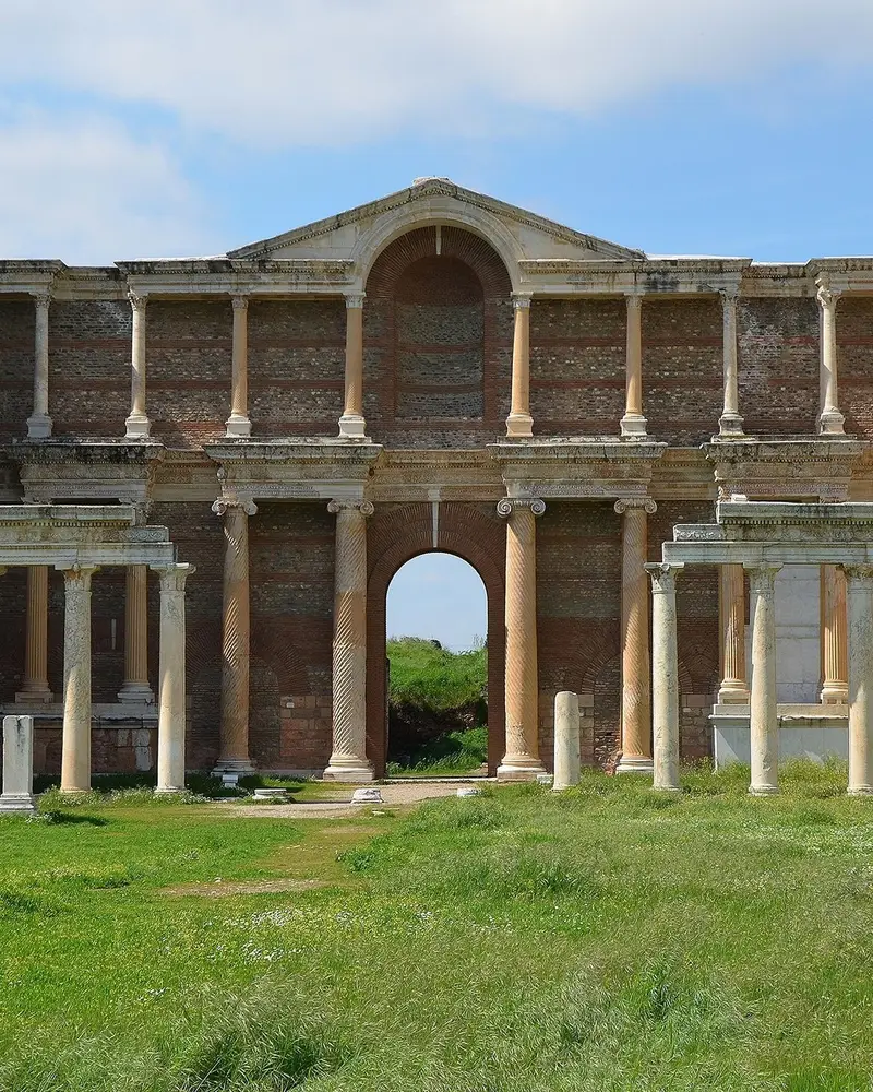 Sardis and the Lydian Tumuli of Bin Tepe